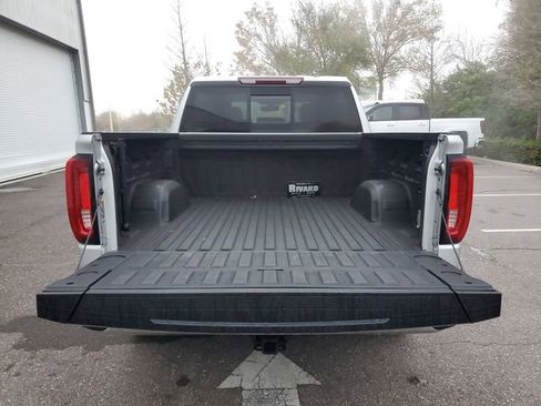 Used 2022 GMC Sierra 1500 SLT w/ SLT Premium Package image 9