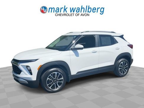 Certified 2025 Chevrolet TrailBlazer LT w/ Convenience Package AWD/4WD image 4