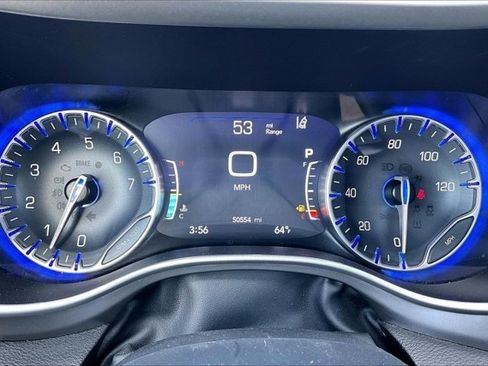 Used 2025 Chrysler Pacifica Select FWD image 13