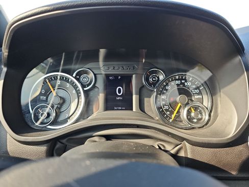 Used 2022 RAM 1500 Big Horn AWD/4WD image 16