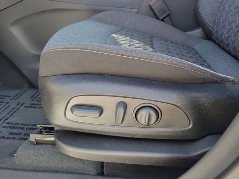 Used 2023 Chevrolet Equinox LT FWD image 12