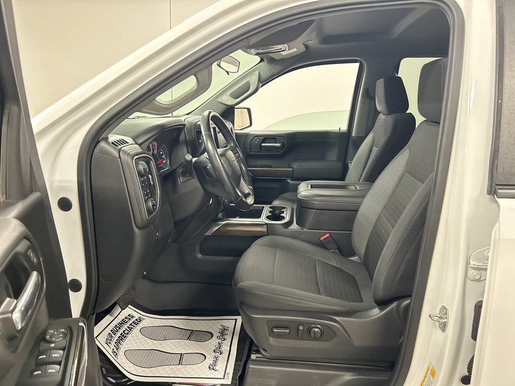 Used 2022 Chevrolet Silverado 1500 RST AWD/4WD image 9