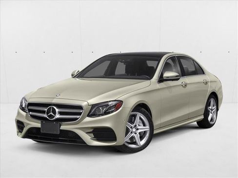Certified 2018 Mercedes-Benz E 300 4MATIC image 1