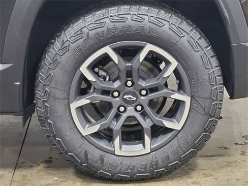 New 2026 Chevrolet Equinox ACTIV image 9