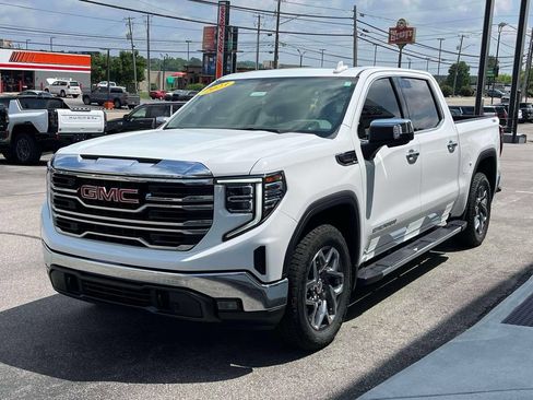 Used 2023 GMC Sierra 1500 SLT w/ SLT Premium Package AWD/4WD image 7