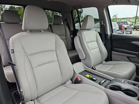 Used 2023 Honda Ridgeline RTL-E image 11