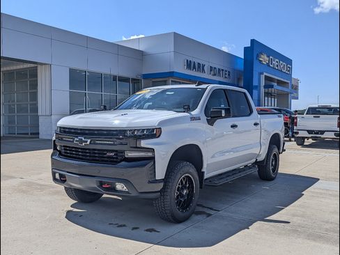 Used 2020 Chevrolet Silverado 1500 LT Trail Boss image 1