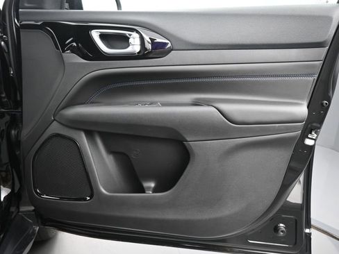 New 2026 Jeep Compass Limited image 20