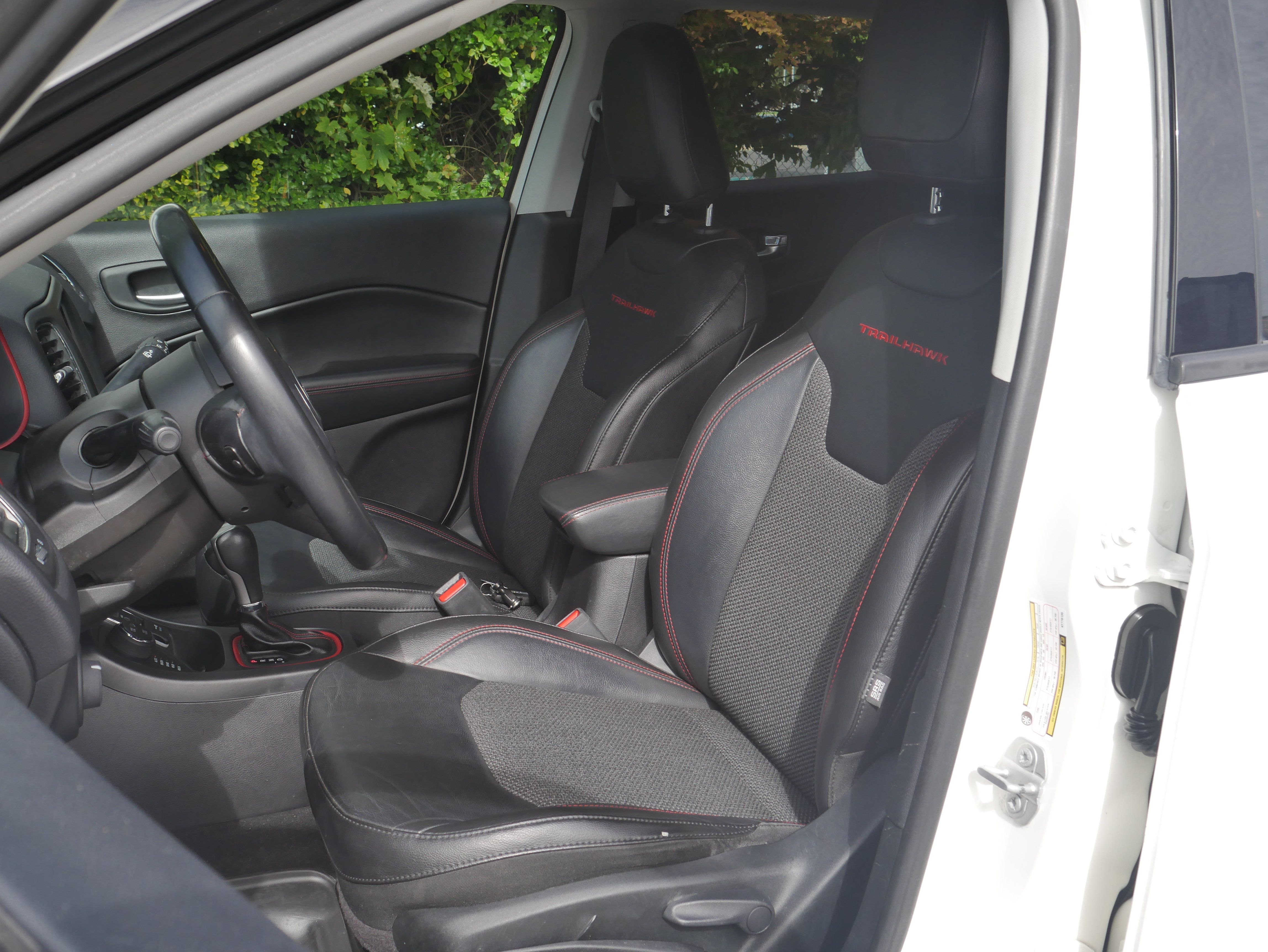 Used 2019 Jeep Compass Trailhawk AWD/4WD image 33