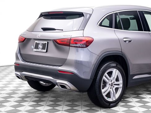 Used 2023 Mercedes-Benz GLA 250 4MATIC w/ Premium Package image 39