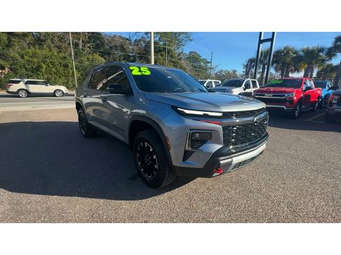 Used 2025 Chevrolet Traverse Z71 w/ Driver Confidence Package image 8