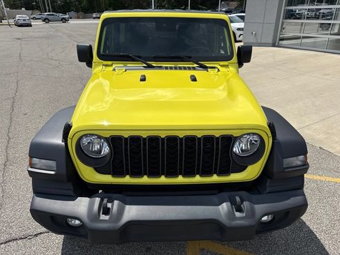 Used 2024 Jeep Wrangler Unlimited Sport AWD/4WD image 12