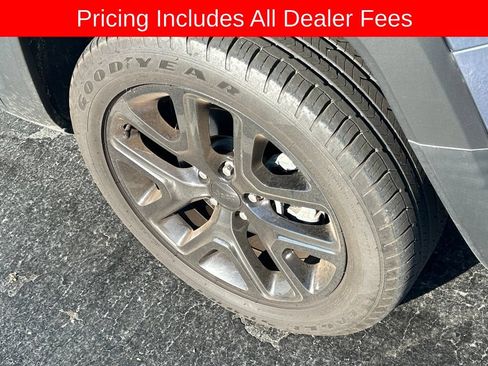 Used 2023 Jeep Renegade Altitude AWD/4WD image 2