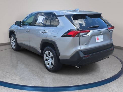 Used 2023 Toyota RAV4 LE FWD image 7