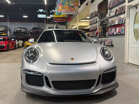 Used 2015 Porsche 911 GT3 image 2