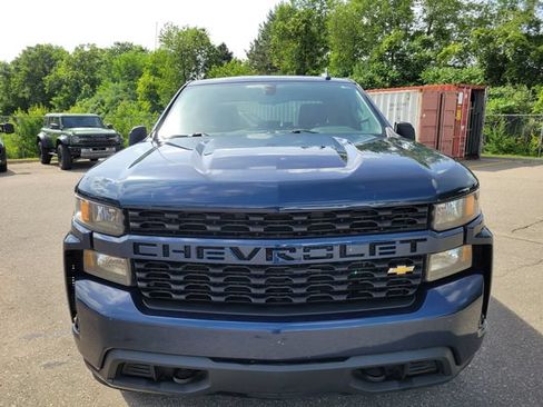 Used 2020 Chevrolet Silverado 1500 Custom w/ Custom Value Package AWD/4WD image 8