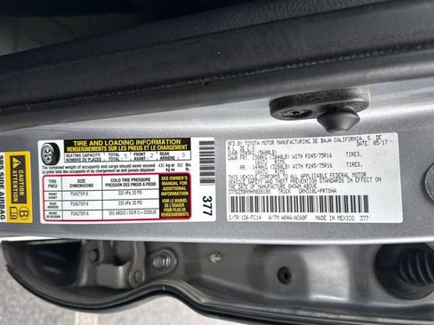 Used 2017 Toyota Tacoma SR5 w/ Tow Package image 32