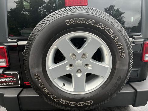Used 2015 Jeep Wrangler Sport w/ Quick Order Package 24S AWD/4WD image 13