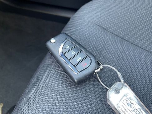 Used 2025 Toyota Corolla LE image 22