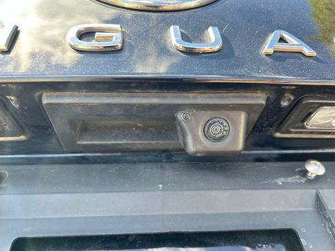 Certified 2023 Volkswagen Tiguan SE R-Line FWD image 41