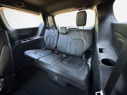 New 2026 Chrysler Pacifica Select FWD image 19