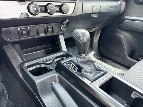 Used 2022 Toyota Tacoma SR RWD image 21