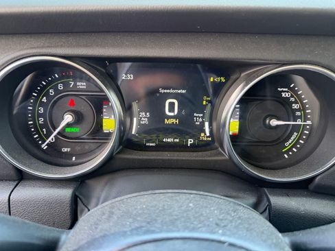 Used 2022 Jeep Wrangler Unlimited Sahara w/ Cold Weather Group AWD/4WD image 7