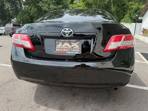 Used 2011 Toyota Camry LE FWD image 4