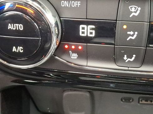 Used 2024 Chevrolet Trax RS w/ Driver Confidence Package image 27