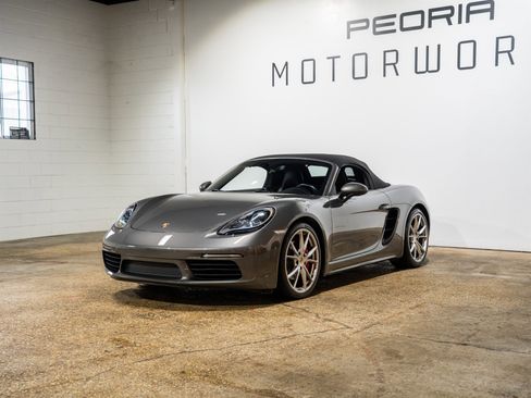 Used 2017 Porsche 718 Boxster S RWD image 4