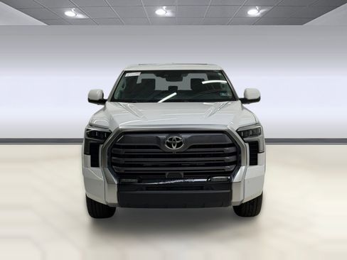 Used 2024 Toyota Tundra Limited AWD/4WD image 4