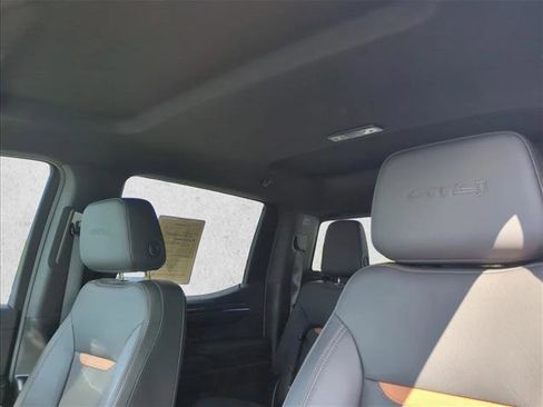 Used 2024 GMC Sierra 1500 AT4 w/ Technology Package AWD/4WD image 15