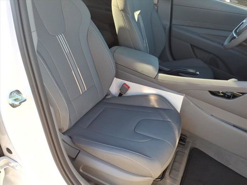 New 2026 Hyundai Elantra Sport image 7