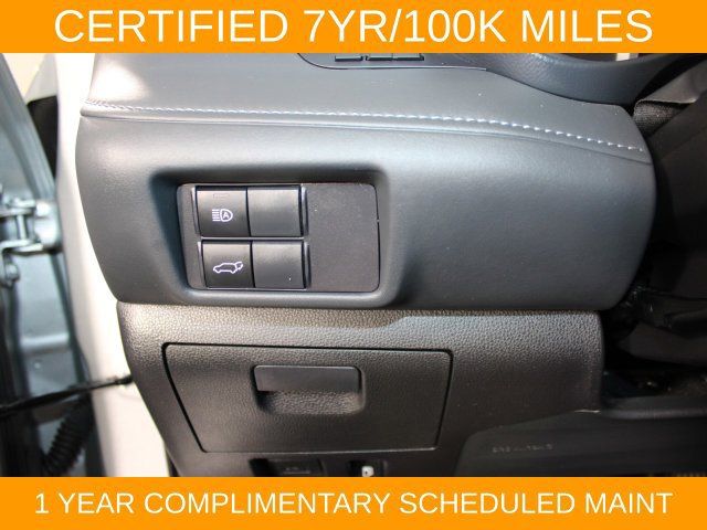 Used 2022 Toyota Highlander XLE AWD/4WD image 19