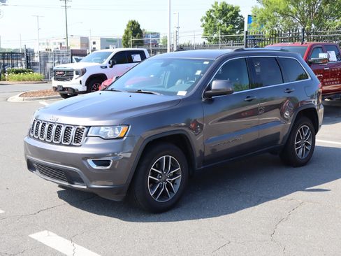 Used 2019 Jeep Grand Cherokee Laredo w/ Laredo X Package RWD image 17