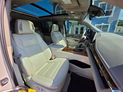 Used 2022 Cadillac Escalade ESV Sport Platinum w/ LPO, ONYX Package AWD/4WD image 42
