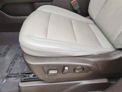 Used 2022 Chevrolet Tahoe LT w/ Luxury Package AWD/4WD image 26