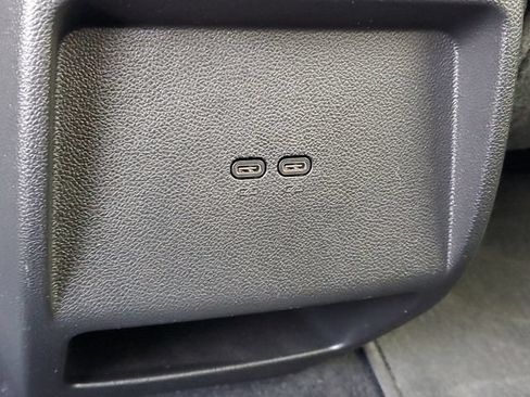 Certified 2024 Chevrolet Equinox EV RS FWD image 11