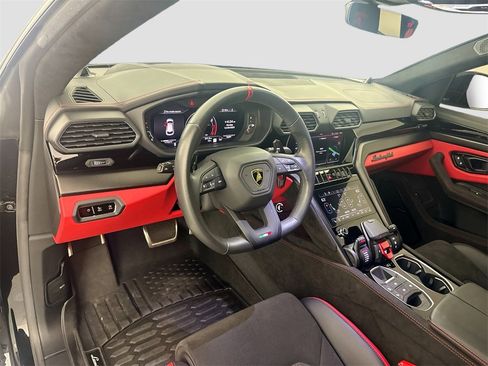 Used 2024 Lamborghini Urus S image 9