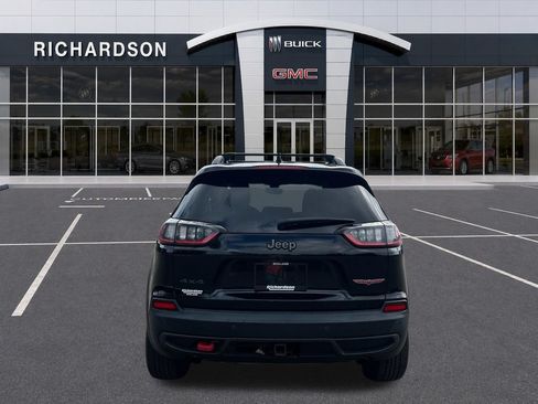 Used 2019 Jeep Cherokee Trailhawk w/ Cold Weather Group AWD/4WD image 4