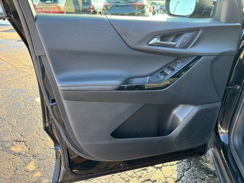 Used 2025 Chevrolet Equinox LT image 8