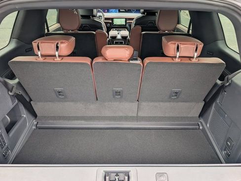 New 2026 Lincoln Navigator Reserve AWD/4WD image 14