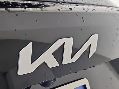 Used 2022 Kia Sorento EX w/ Panoramic Sunroof Package AWD/4WD image 11