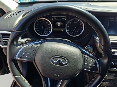 Used 2018 INFINITI QX30 Premium w/ Navigation Package AWD/4WD image 22