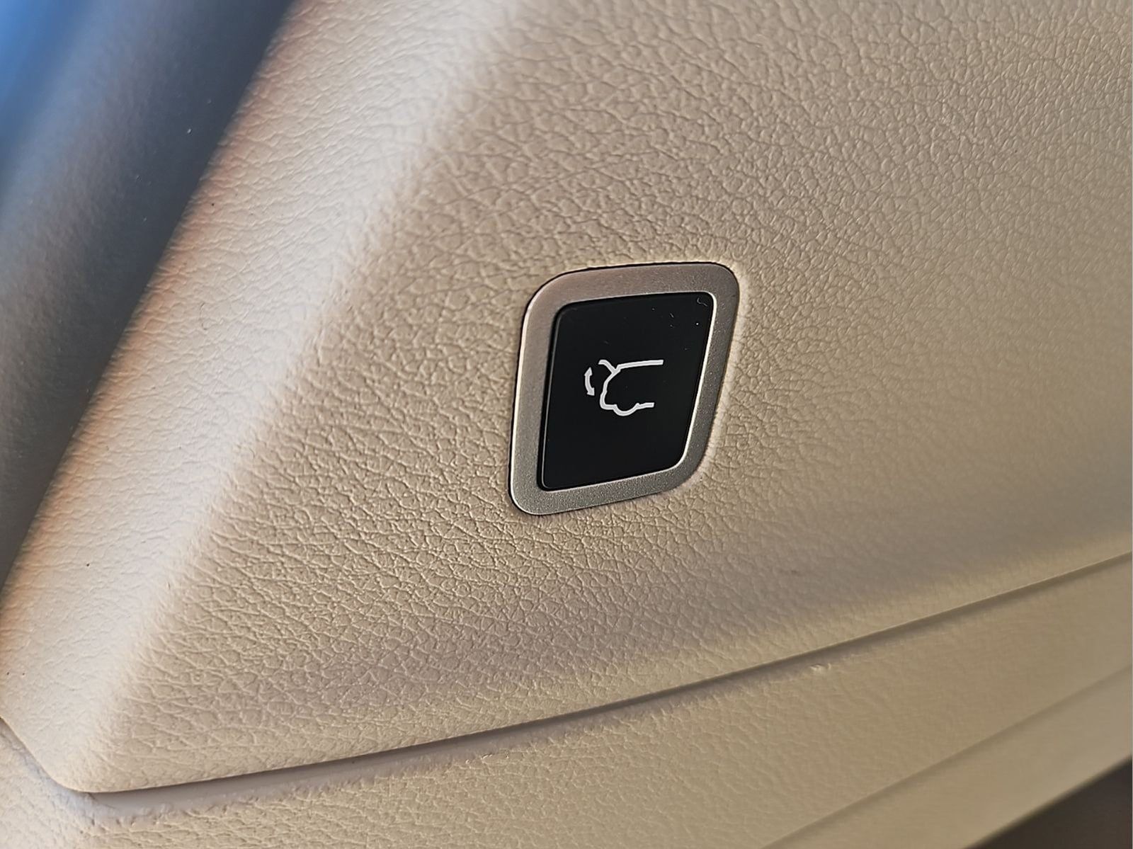 Used 2023 Chrysler Pacifica Touring-L FWD image 24