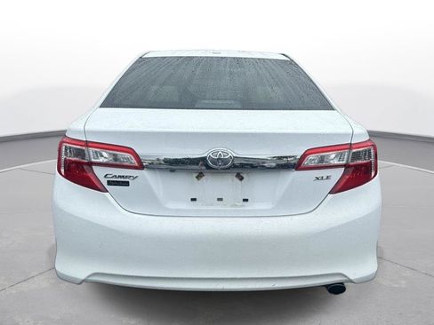 Used 2012 Toyota Camry XLE w/ Leather Pkg FWD image 7