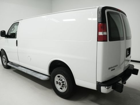 Used 2017 GMC Savana 2500 image 5