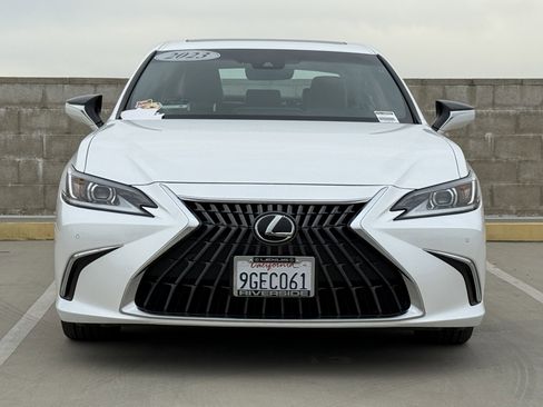 Certified 2023 Lexus ES 300h w/ Premium Package image 6