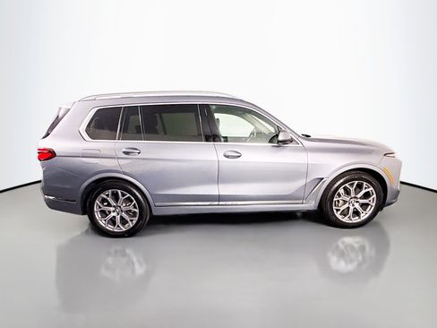 Used 2025 BMW X7 xDrive40i AWD/4WD image 11