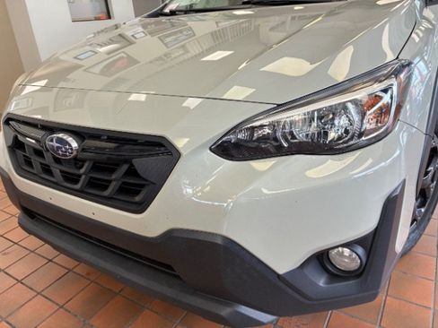Used 2023 Subaru Crosstrek 2.0i Premium w/ Popular Package #3 AWD/4WD image 9